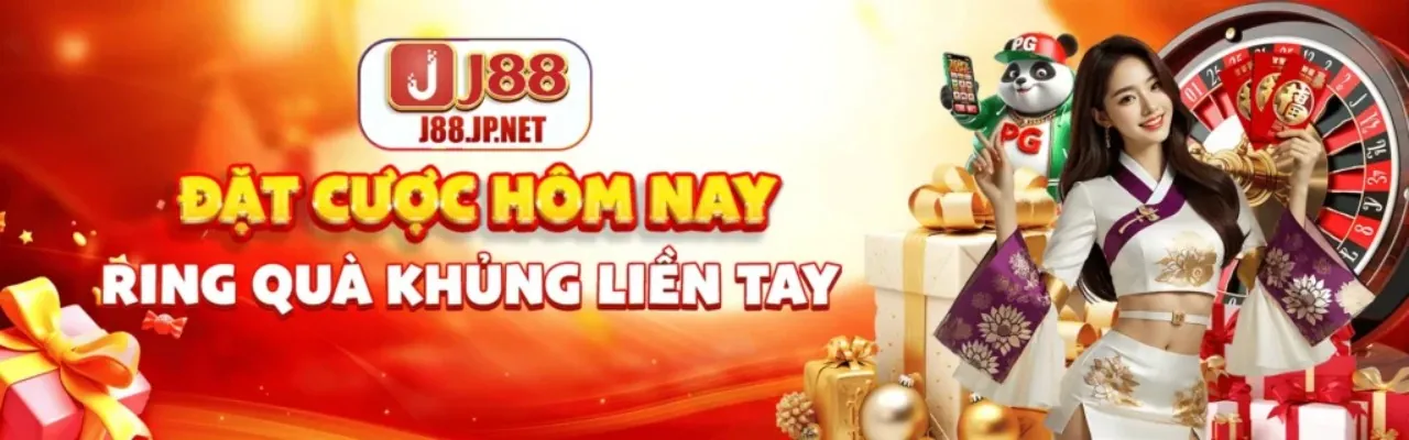 Người đàn ông trẻ tuổi đăng ký qh88 code trên điện thoại